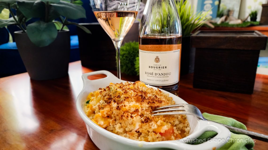 Rose d'Anjou with crab pasta and cheese